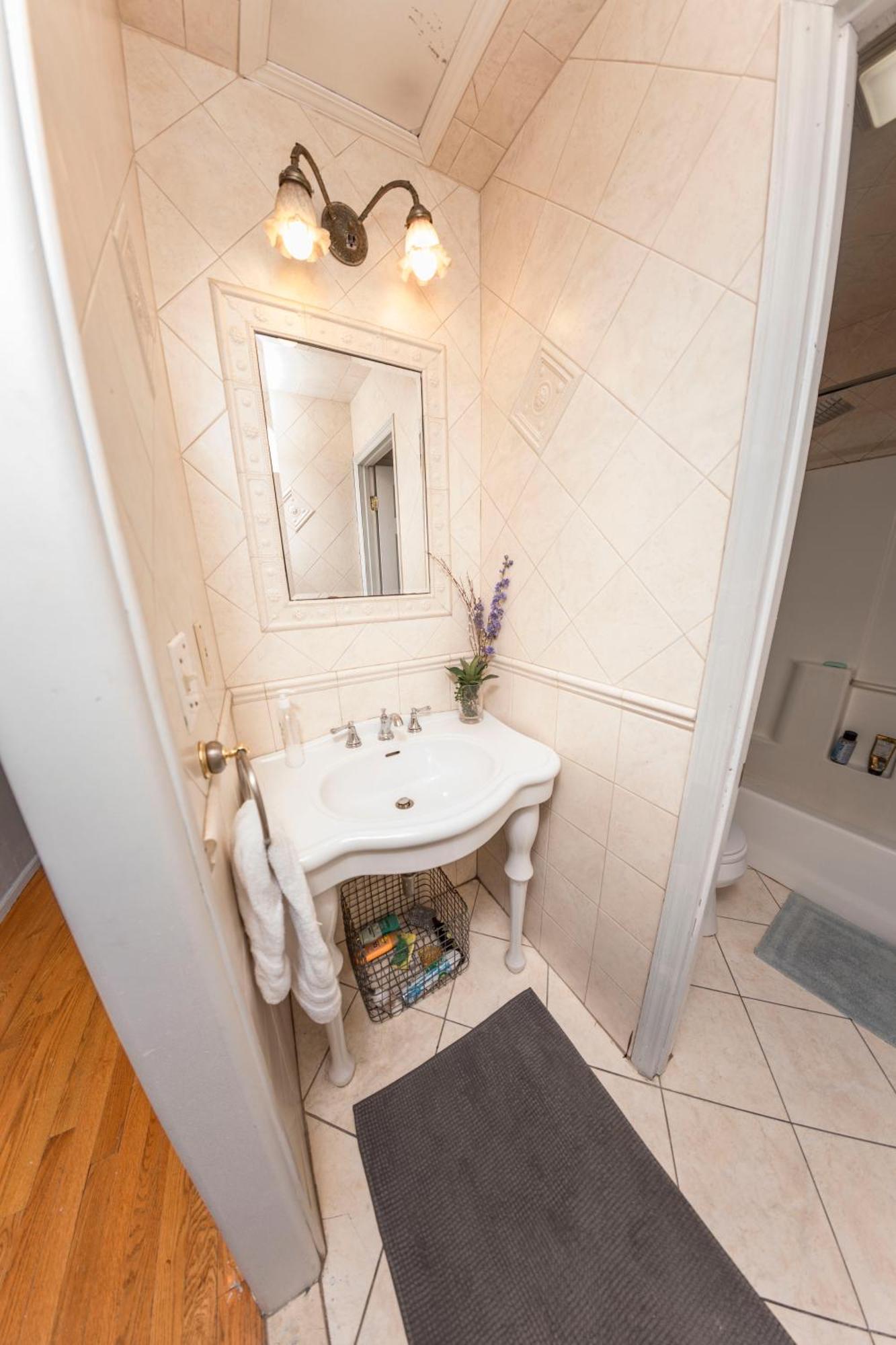Ground Floor Williamsburg Private Bedroom Near Subway Alloggio in famiglia *